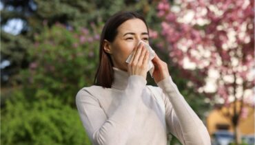 woman spring allergies